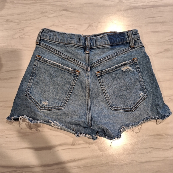 Abercrombie High Waisted Mom Shorts - Picture 9 of 9